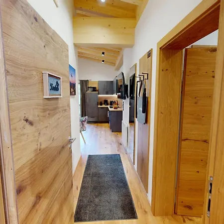 Boderhof Apartment Tux