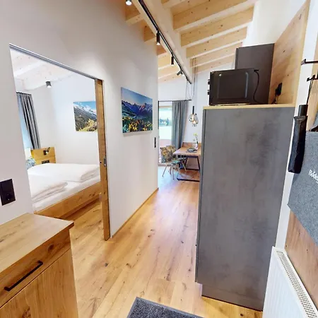 Boderhof Apartment Tux