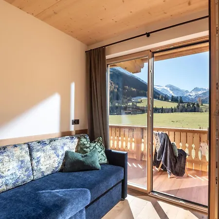 Boderhof Apartment Tux